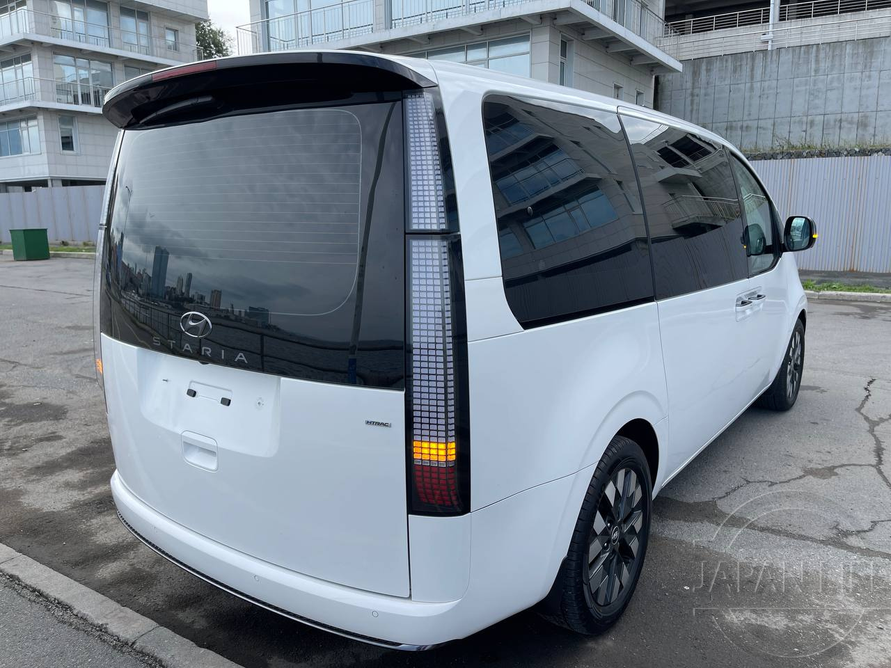 Фото Hyundai Staria - Japan Life 