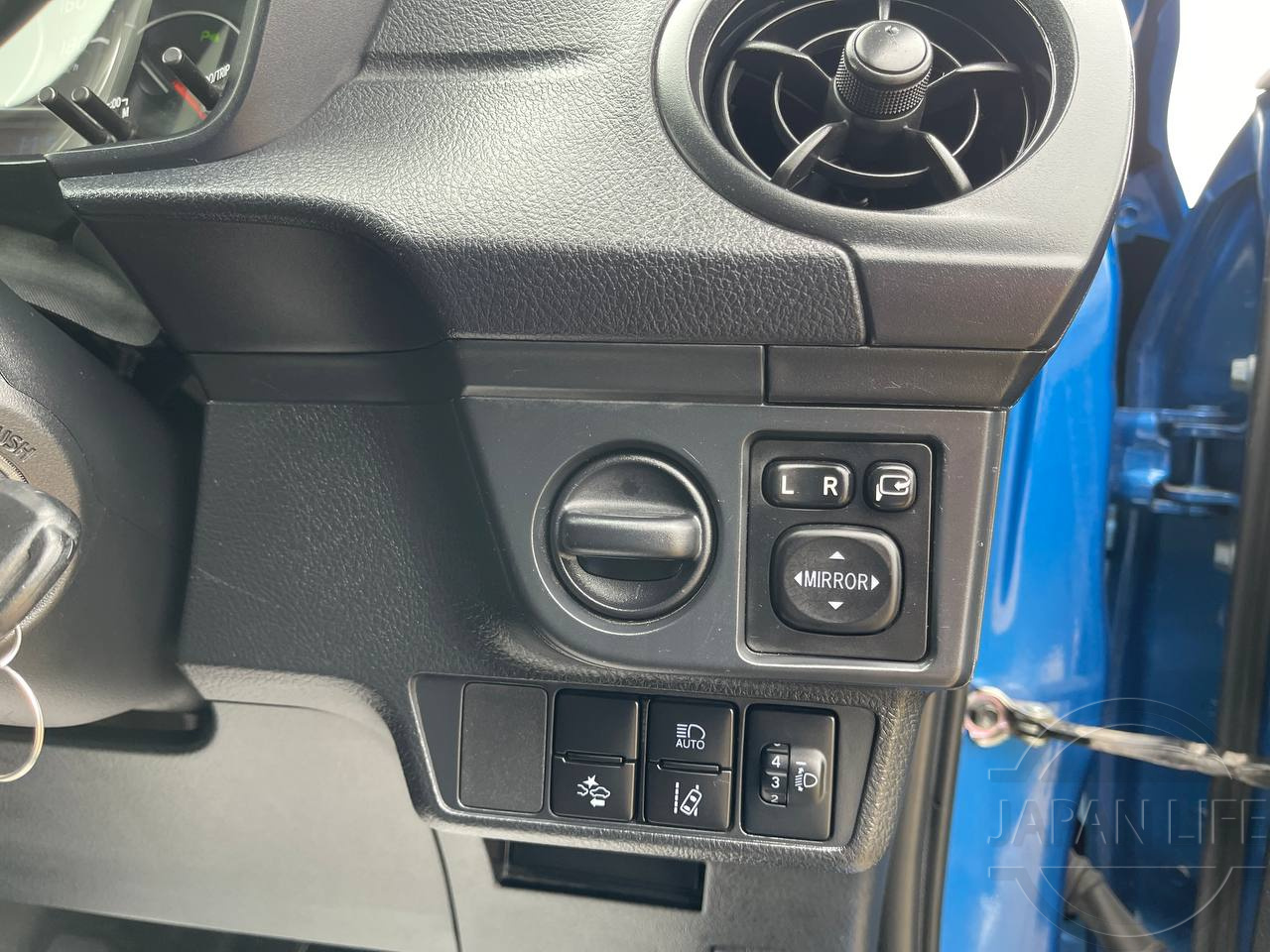 Фото Toyota Corolla Fielder - Japan Life 