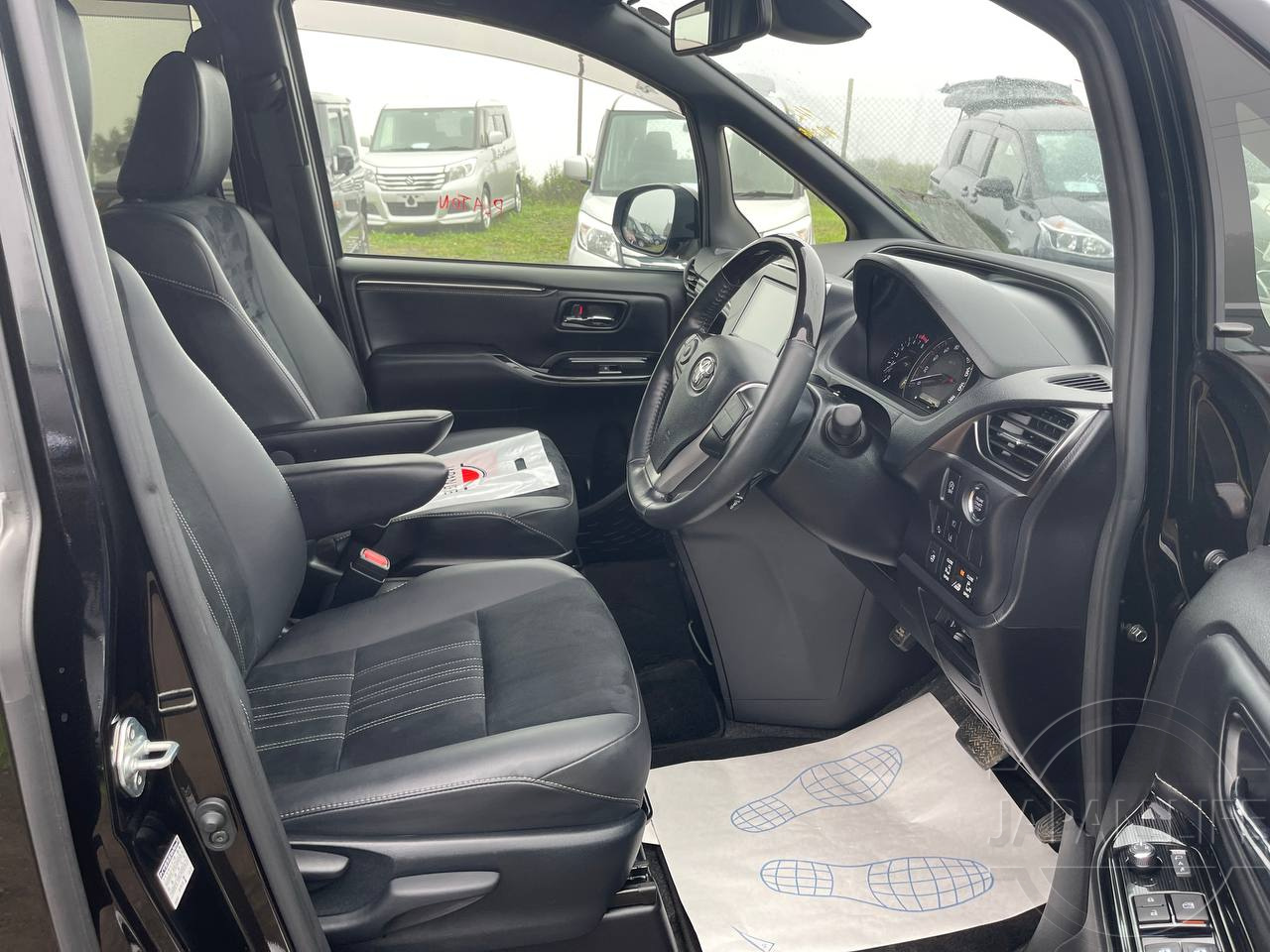 Фото Toyota Esquire - Japan Life 