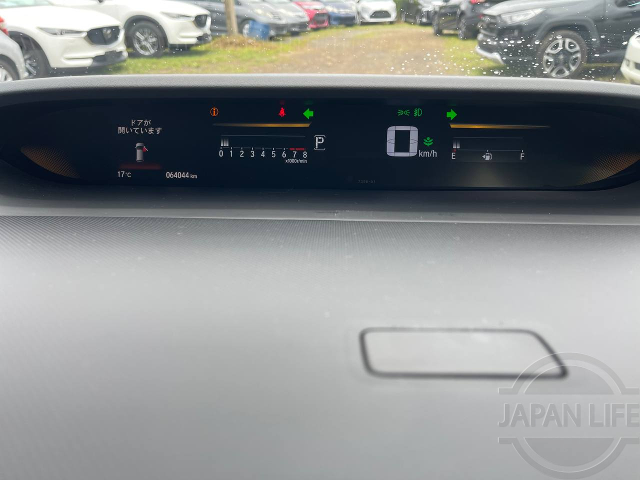 Фото Honda Stepwgn - Japan Life 