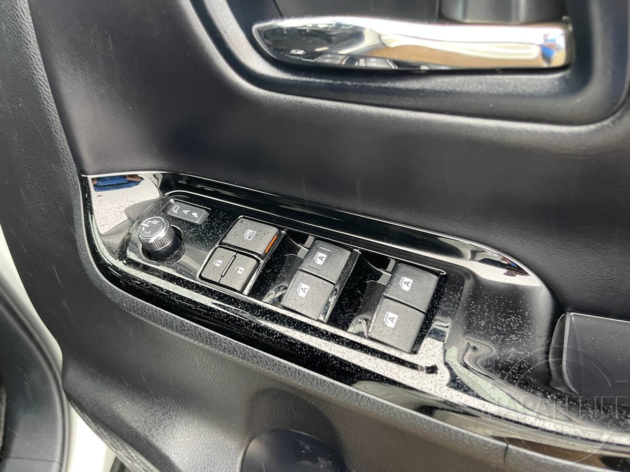 Фото Toyota Noah - Japan Life 