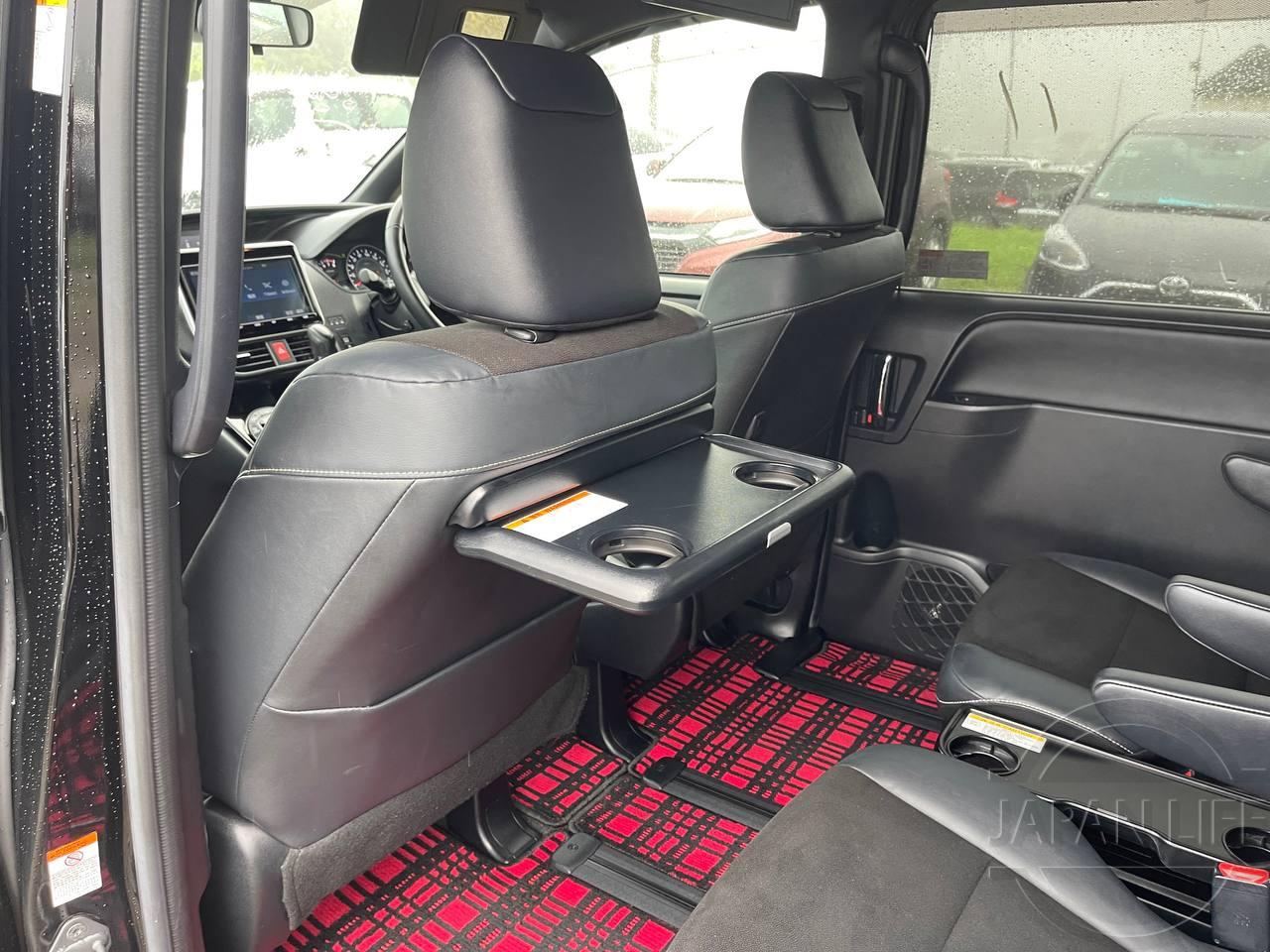 Фото Toyota Noah - Japan Life 