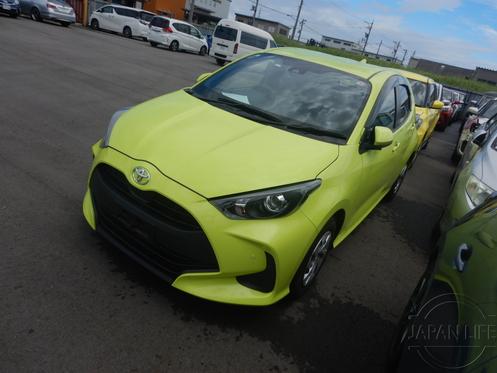 Фото Toyota Yaris - Japan Life 