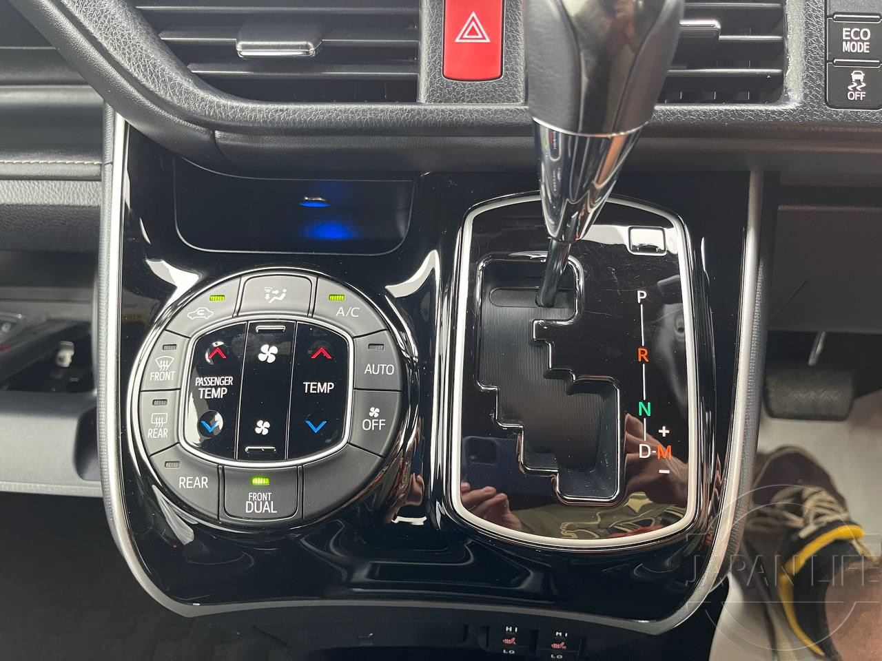 Фото Toyota Esquire - Japan Life 