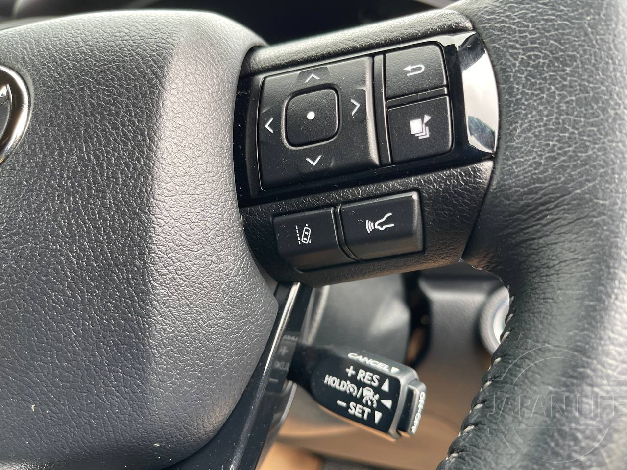 Фото Toyota Hilux - Japan Life 