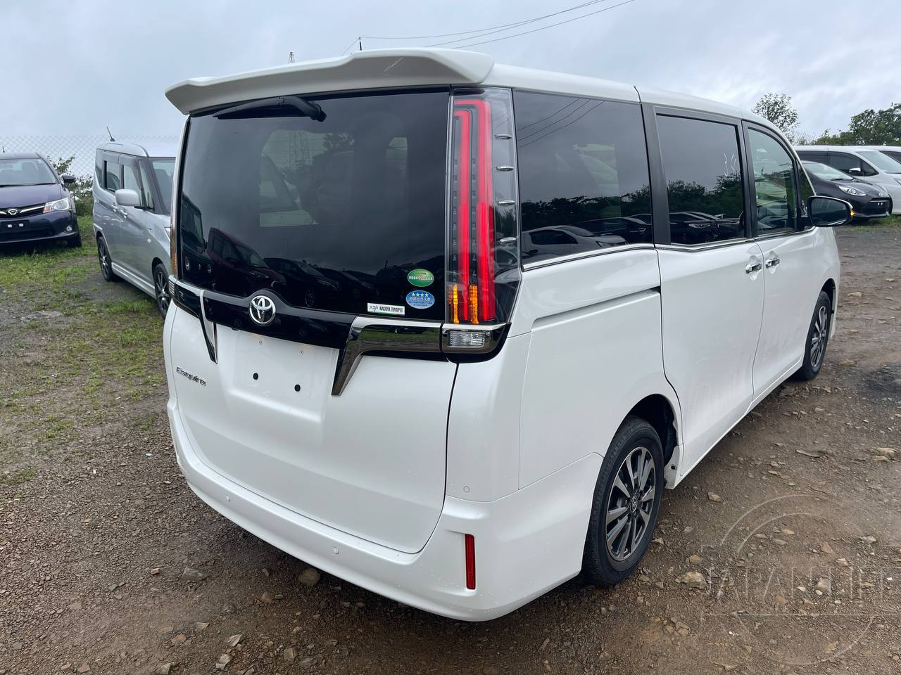 Фото Toyota Esquire - Japan Life 