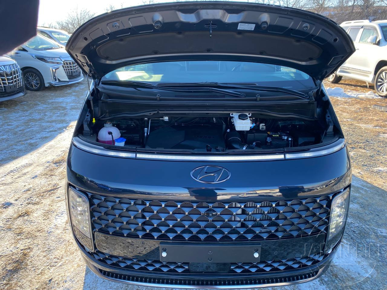 Фото Hyundai Staria - Japan Life 