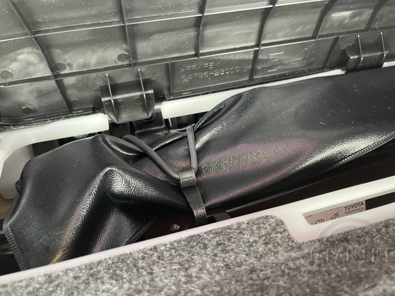 Фото Toyota Voxy - Japan Life 