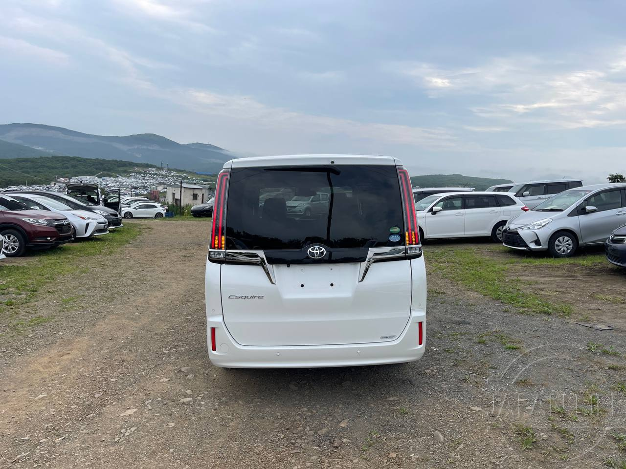 Фото Toyota Esquire - Japan Life 