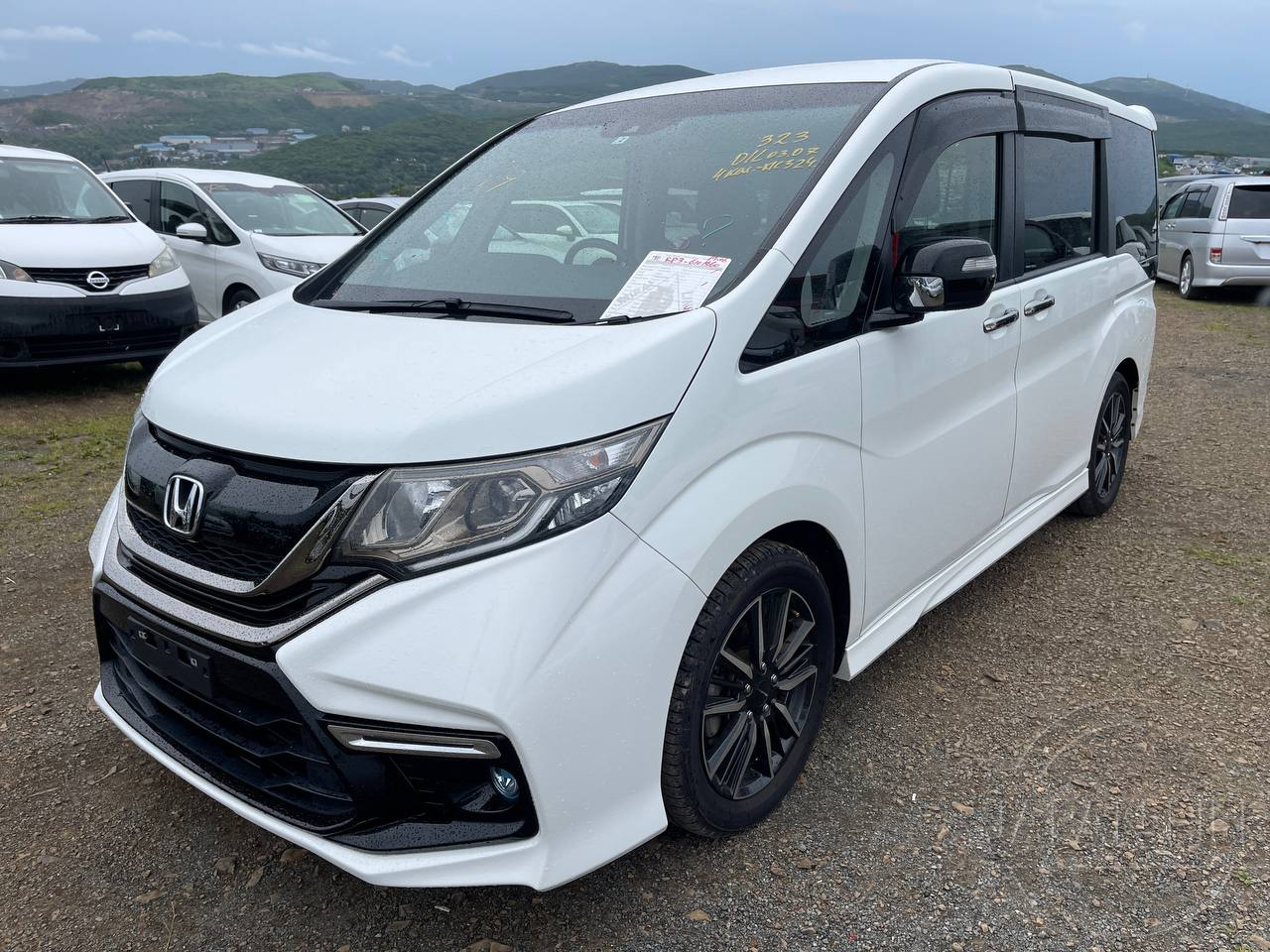 Фото Honda Stepwgn - Japan Life 