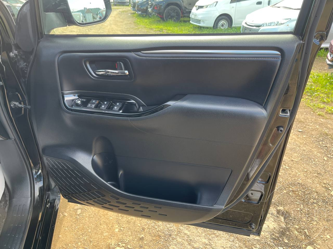 Фото Toyota Esquire - Japan Life 