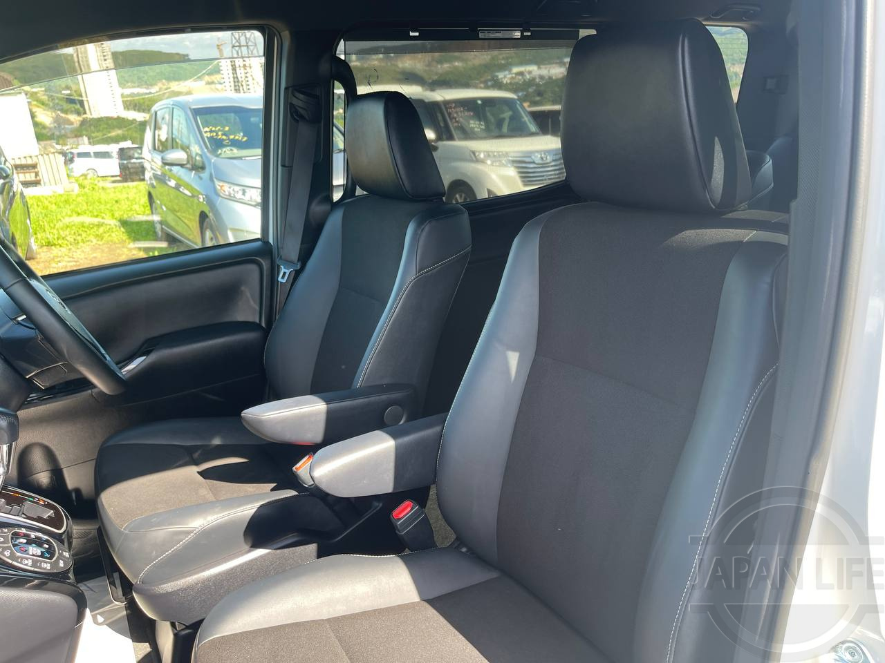 Фото Toyota Noah - Japan Life 