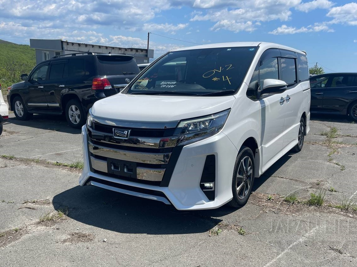 Фото Toyota Noah - Japan Life 
