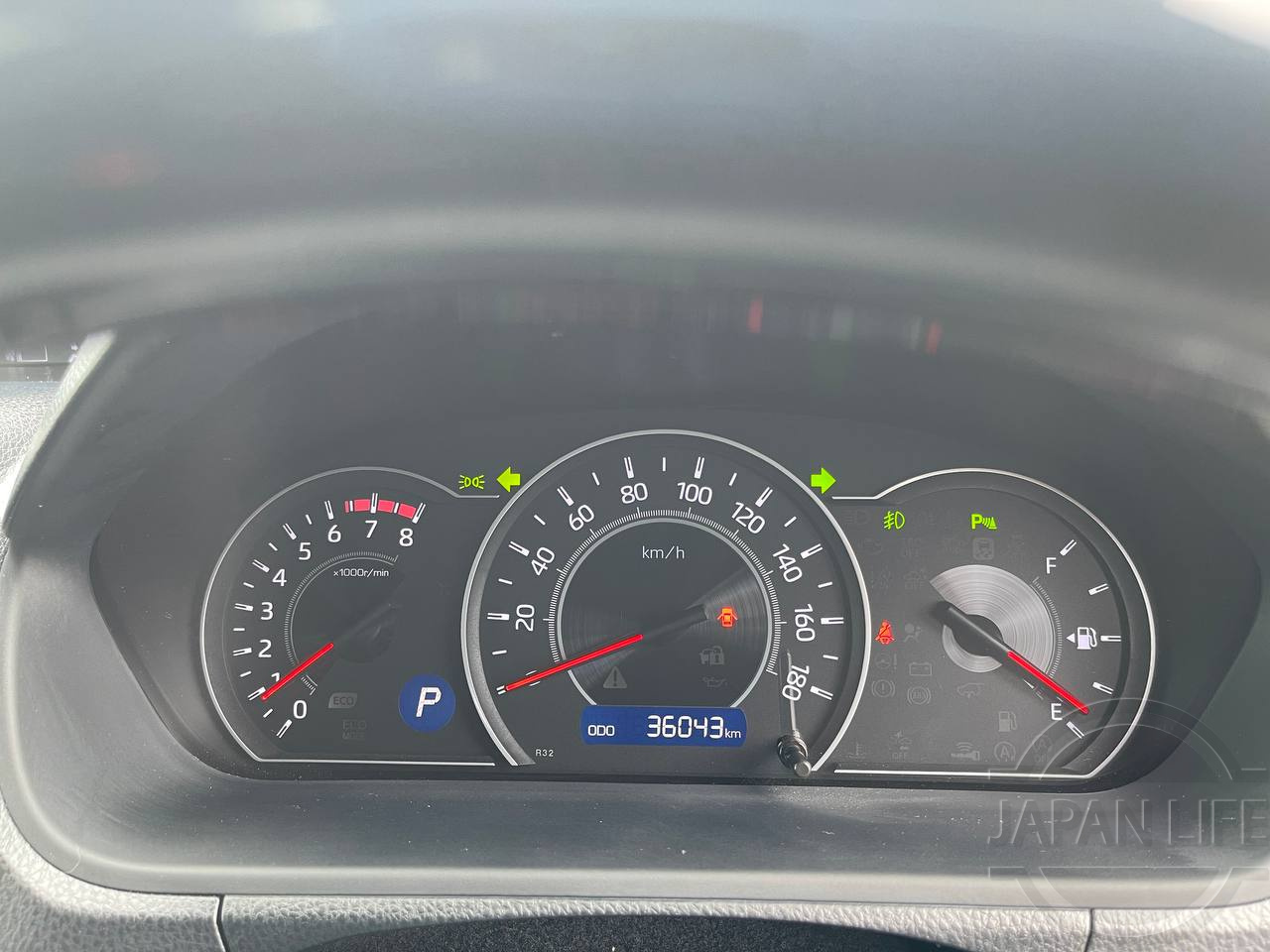 Фото Toyota Voxy - Japan Life 