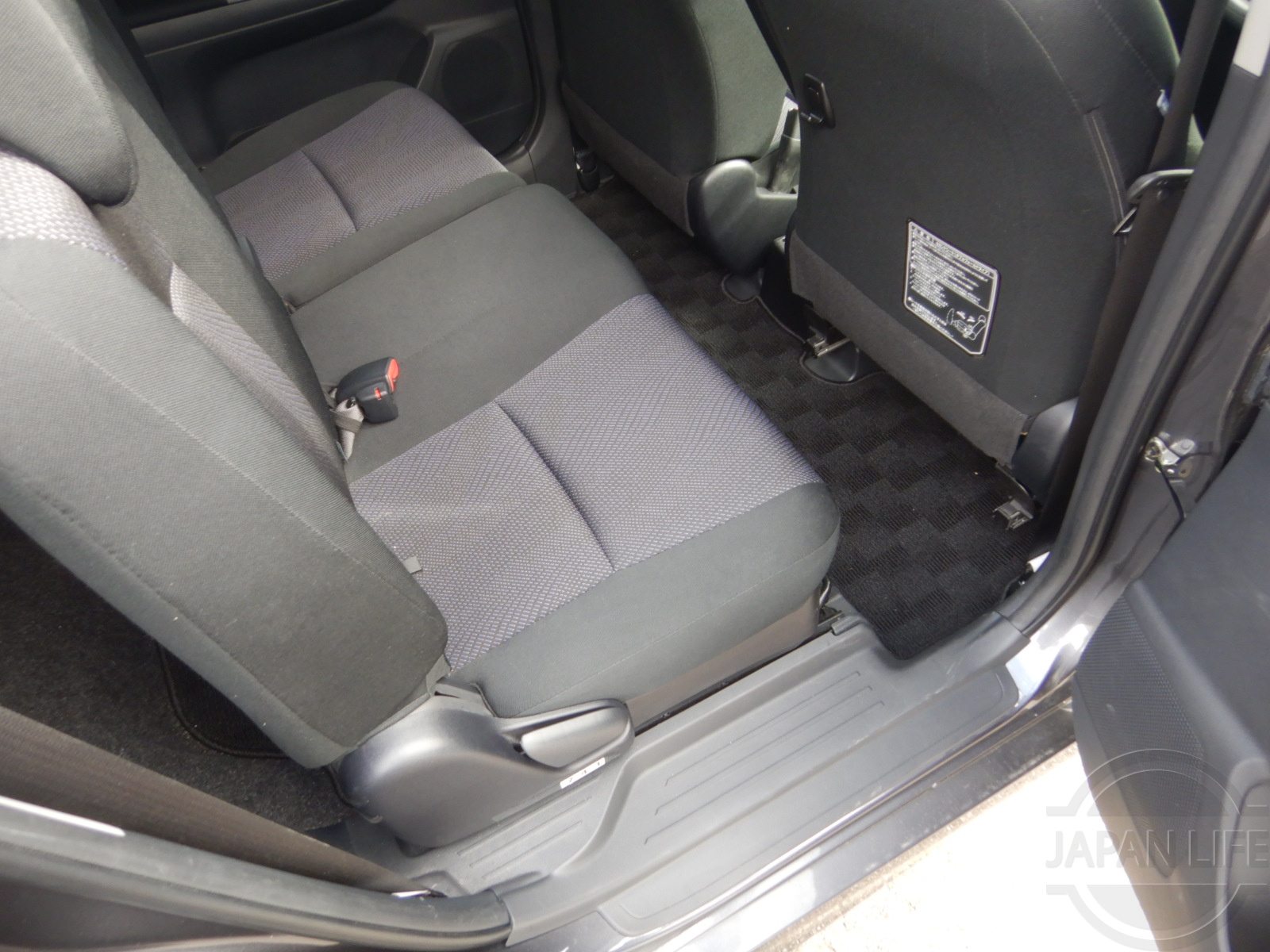 Фото Toyota Wish - Japan Life 