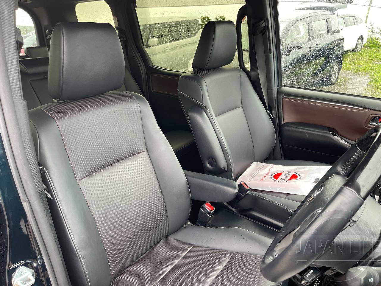 Фото Toyota Esquire - Japan Life 