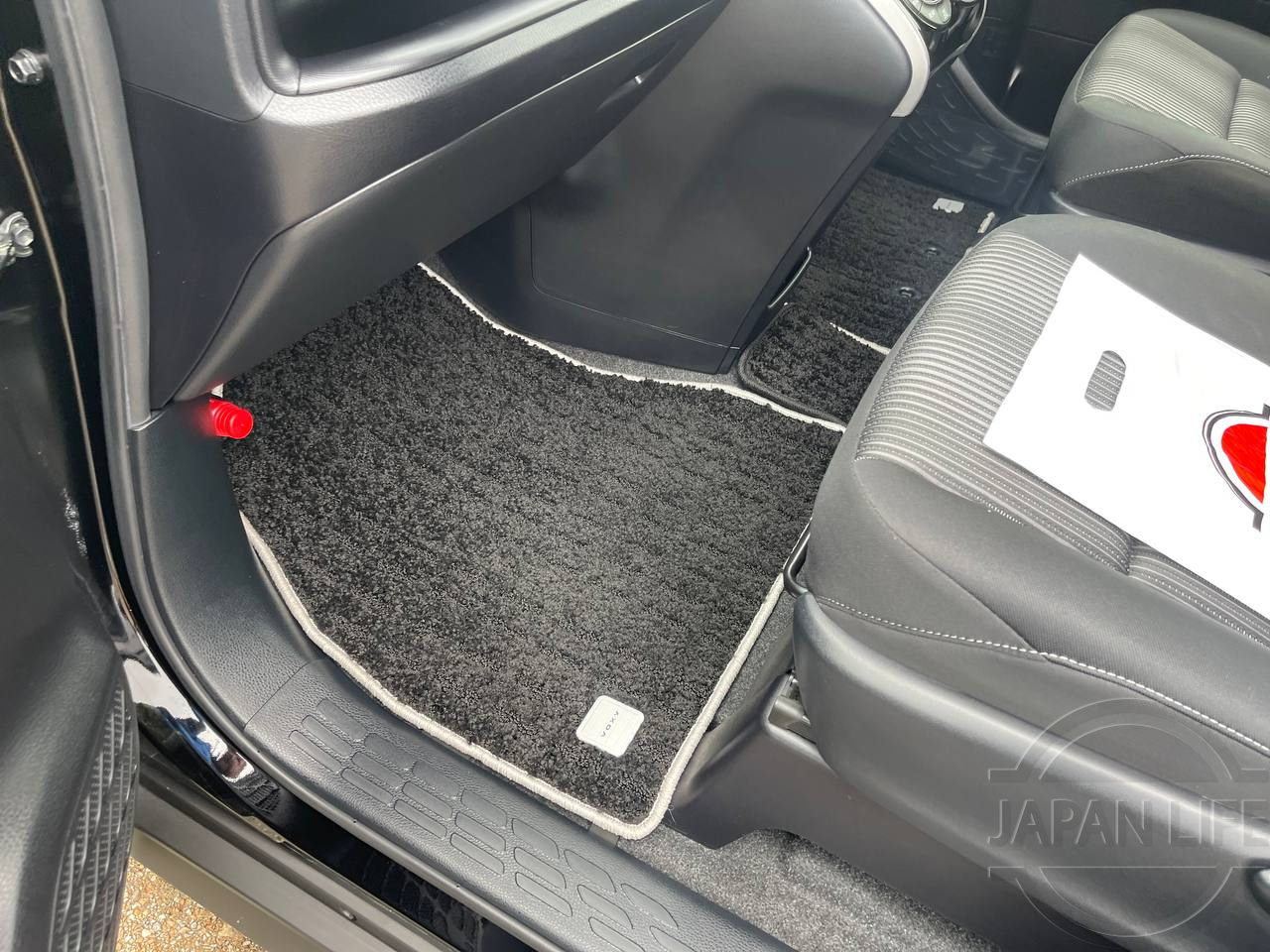 Фото Toyota Voxy - Japan Life 