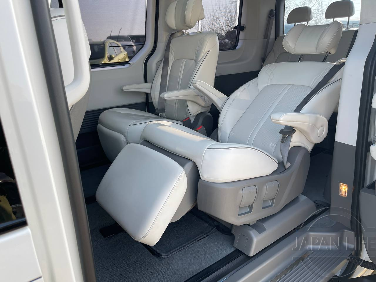 Фото Hyundai Staria - Japan Life 