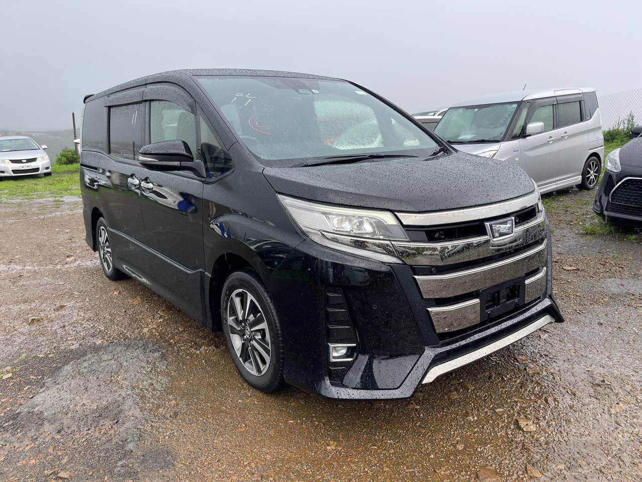 Фото Toyota Noah - Japan Life 