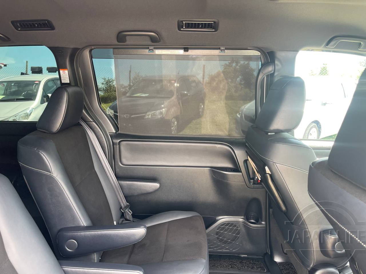 Фото Toyota Noah - Japan Life 