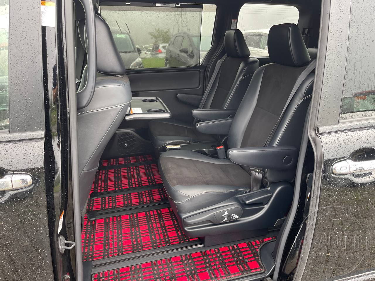 Фото Toyota Noah - Japan Life 