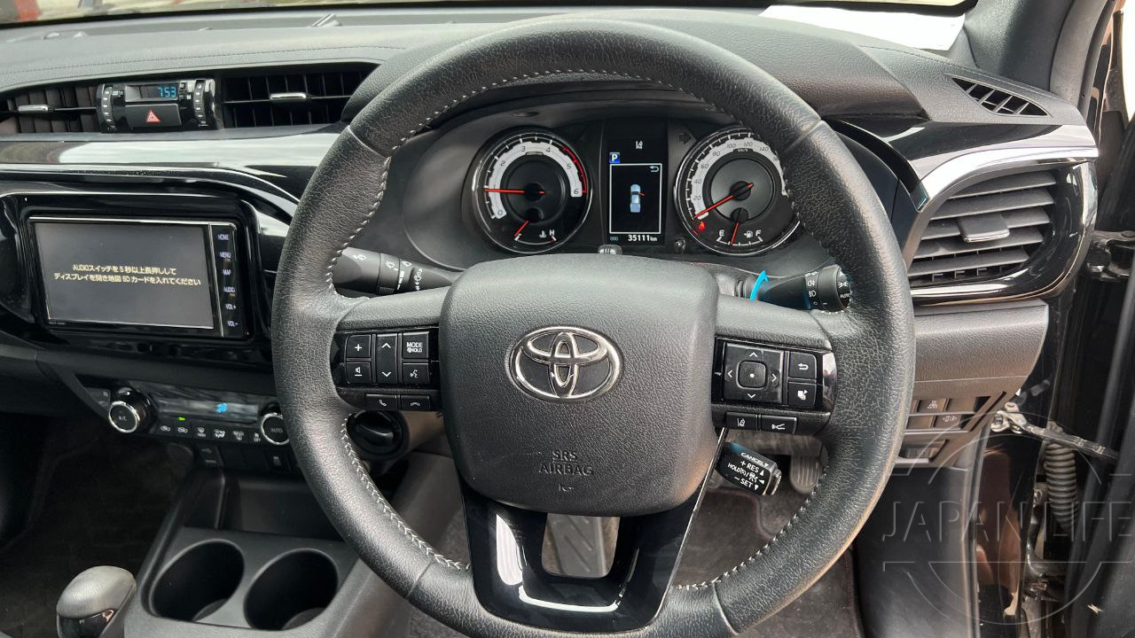 Фото Toyota Hilux - Japan Life 