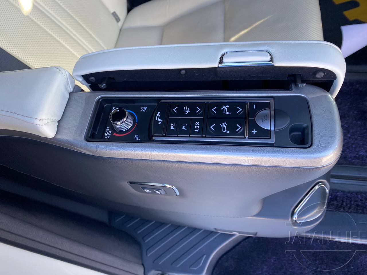 Фото Toyota Alphard - Japan Life 