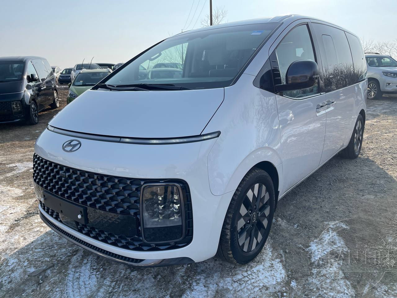 Фото Hyundai Staria - Japan Life 