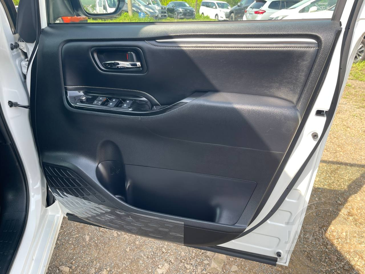 Фото Toyota Esquire - Japan Life 