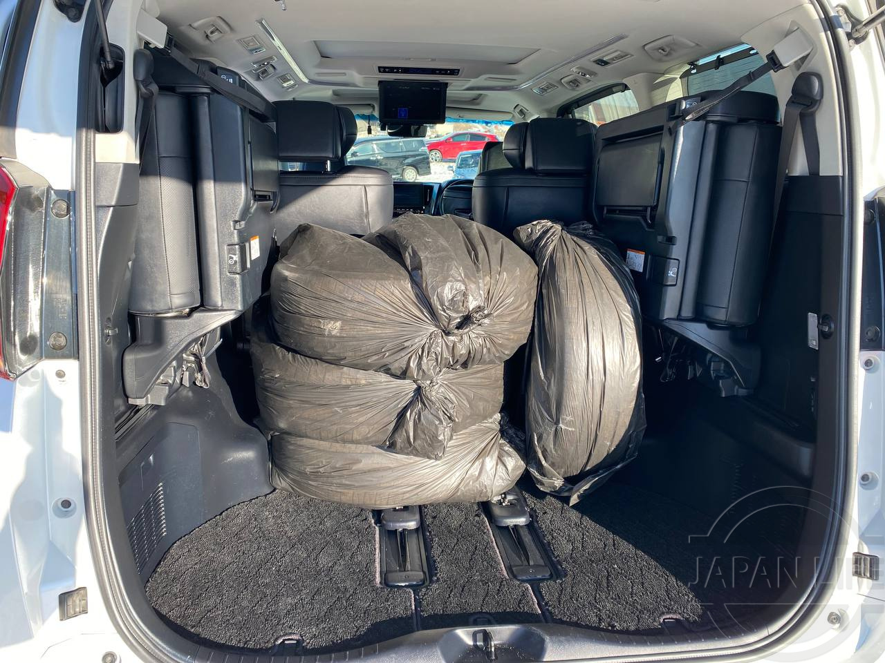 Фото Toyota Alphard - Japan Life 