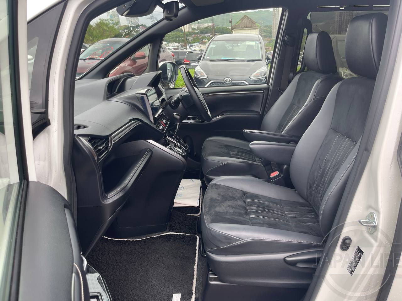 Фото Toyota Esquire - Japan Life 