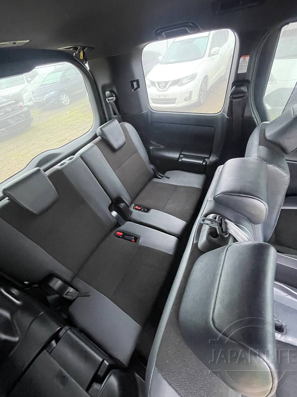 Фото Toyota Noah - Japan Life 