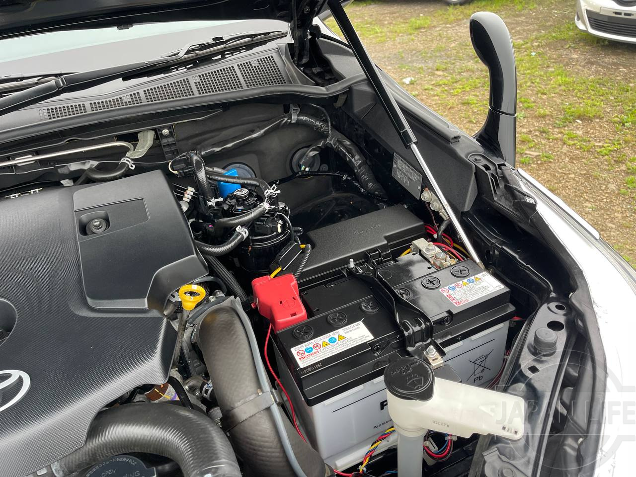 Фото Toyota Hilux - Japan Life 