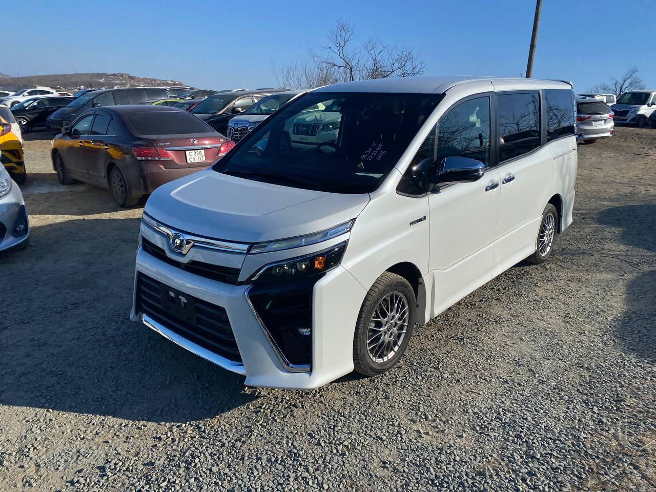 Фото Toyota Voxy - Japan Life 