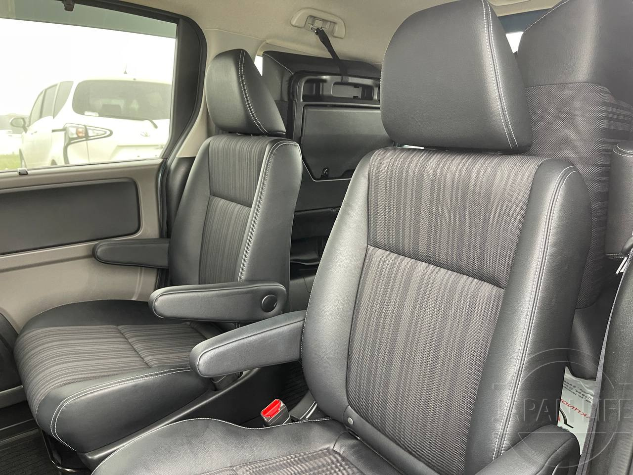 Фото Honda Freed - Japan Life 